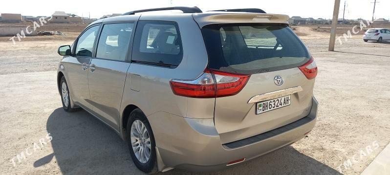 Toyota Sienna 2016 - 380 000 TMT - Теджен - img 3