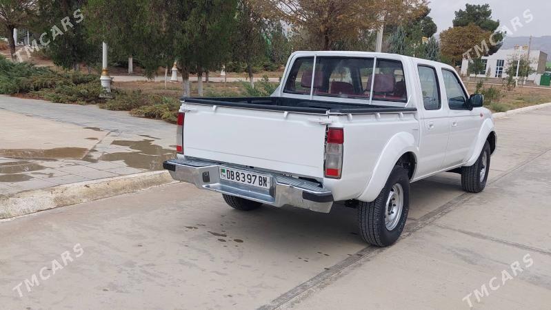 Nissan Navara 2011 - 130 000 TMT - Махтумкули - img 5