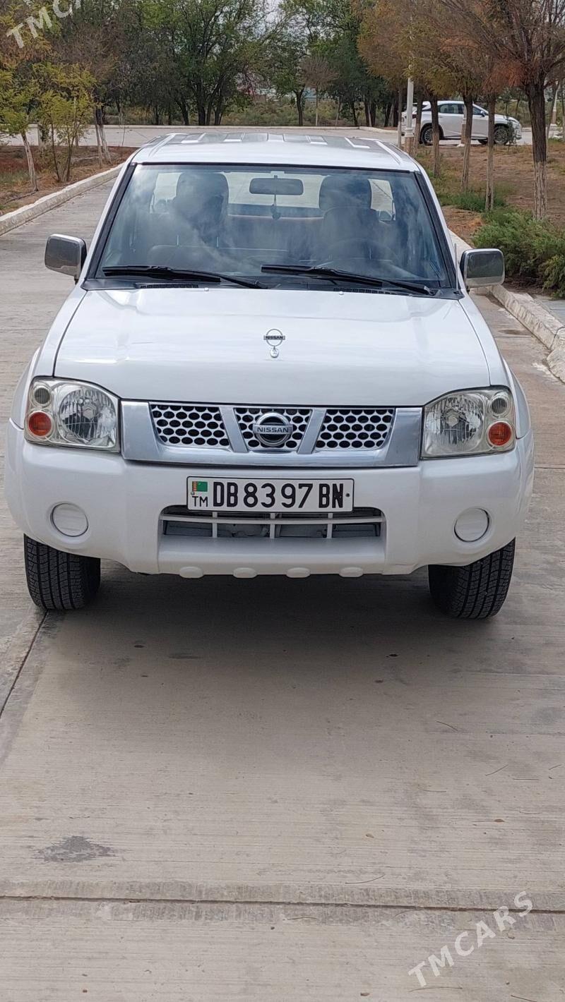 Nissan Navara 2011 - 130 000 TMT - Махтумкули - img 3