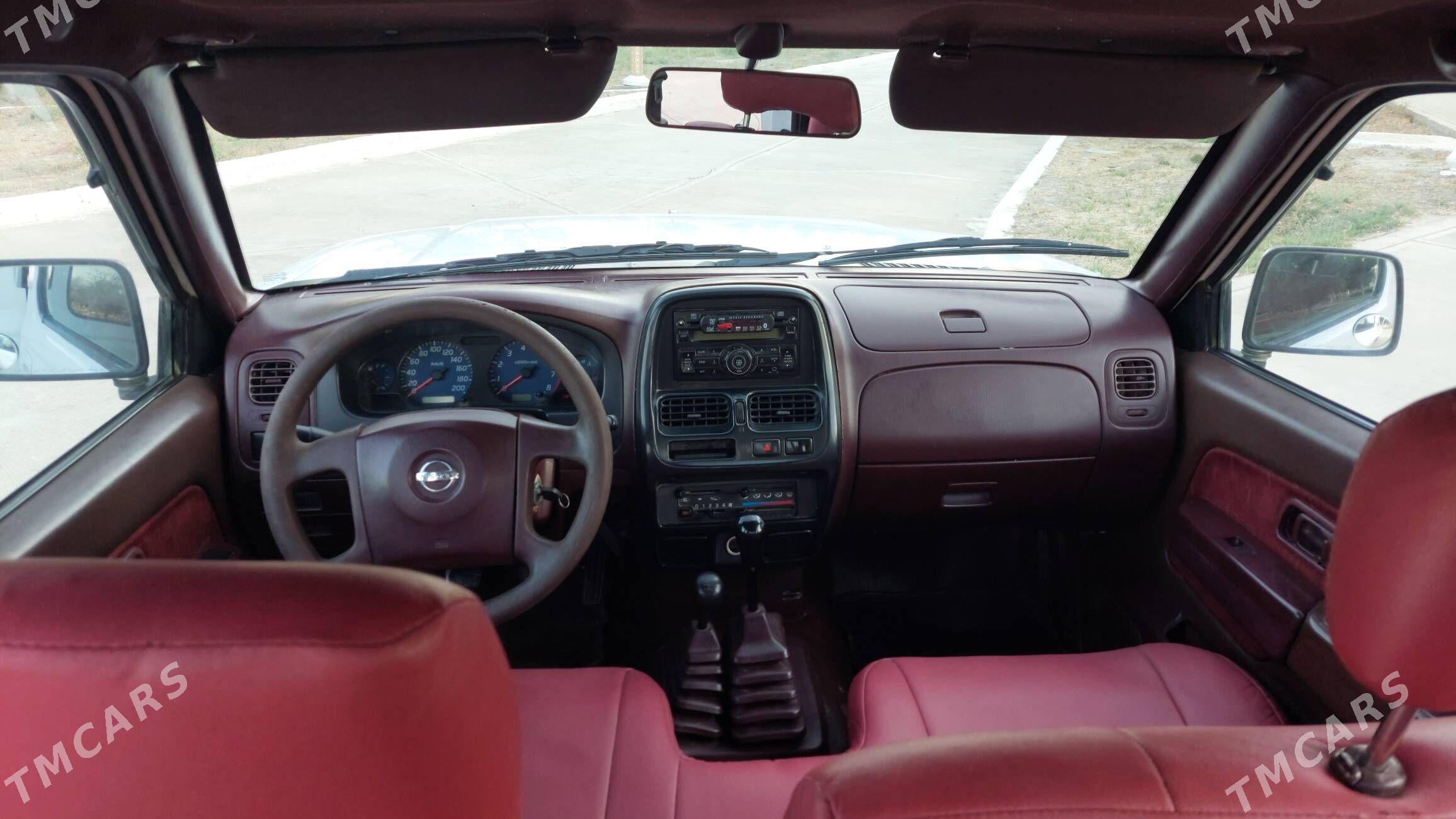 Nissan Navara 2011 - 130 000 TMT - Махтумкули - img 6