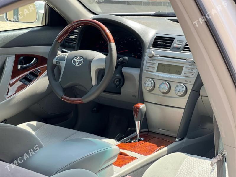 Toyota Camry 2010 - 200 000 TMT - Мары - img 3