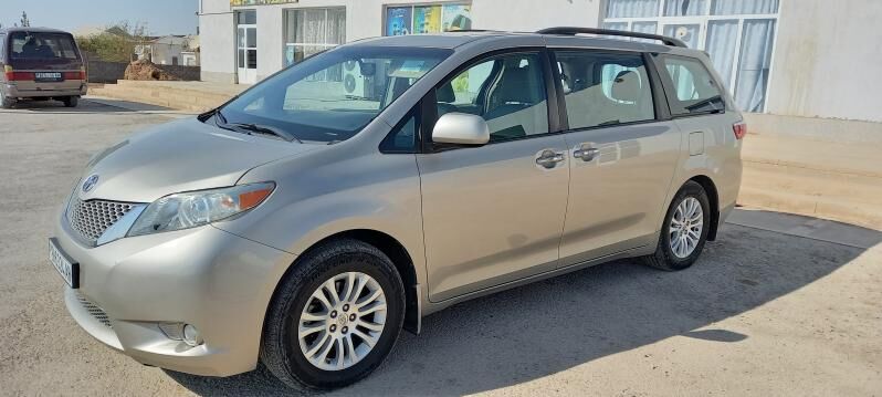 Toyota Sienna 2016 - 380 000 TMT - Теджен - img 7