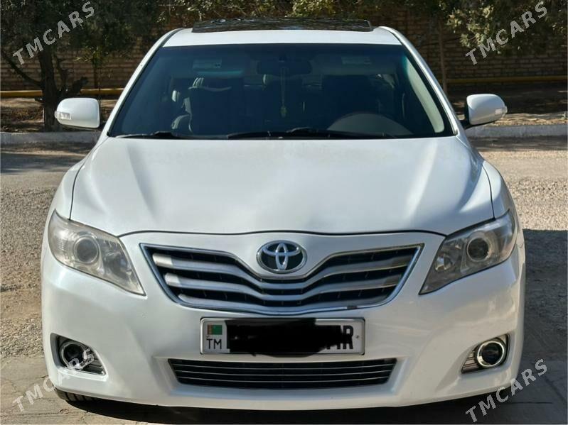 Toyota Camry 2010 - 220 000 TMT - Тагтабазар - img 4