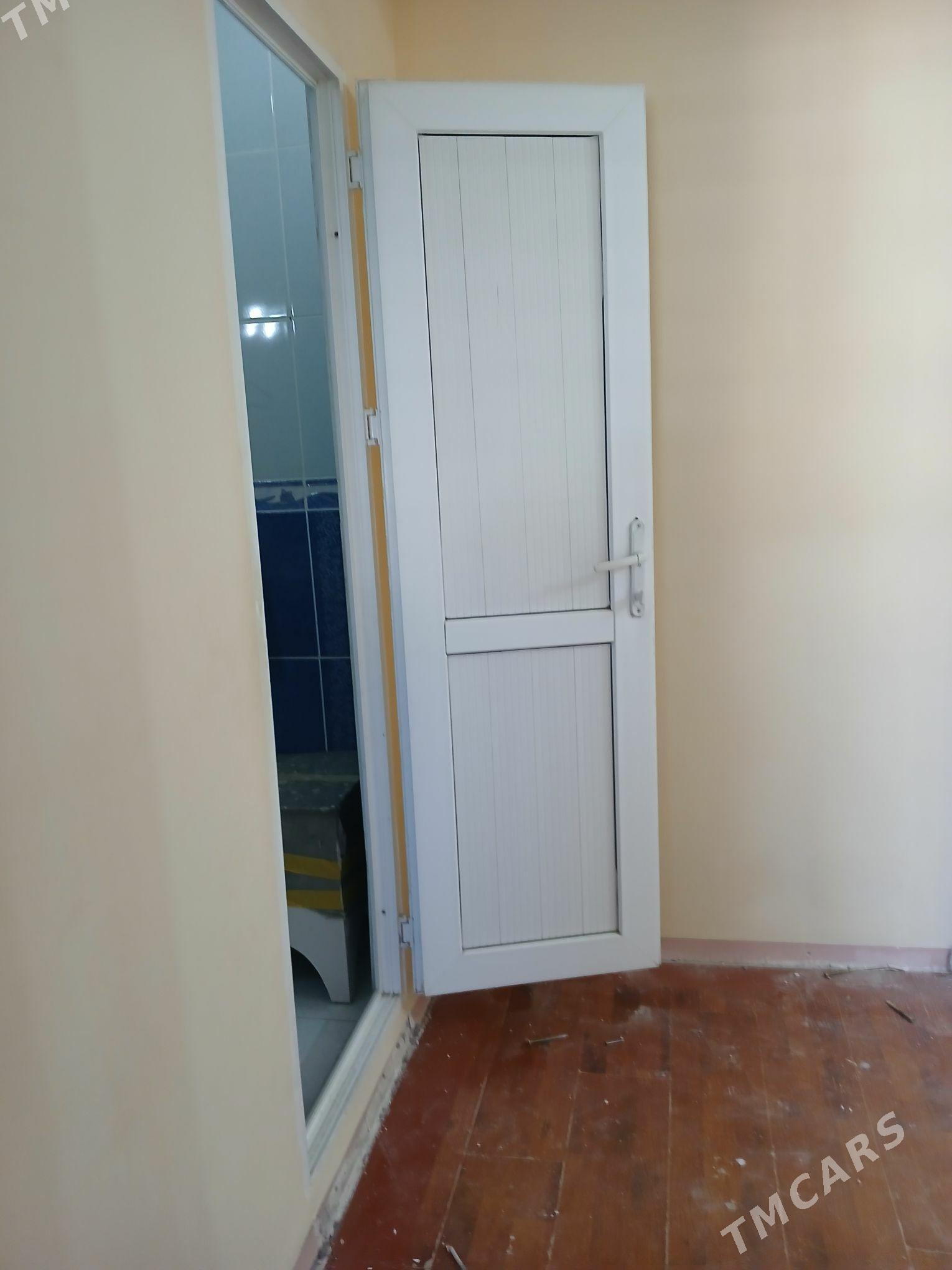 plastik gapylar 2 sany - Büzmeýin - img 2