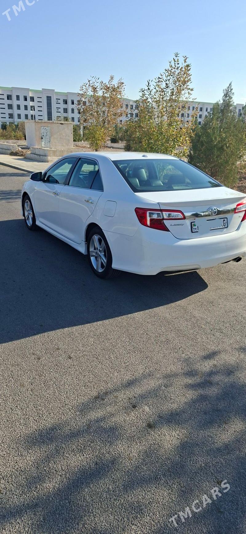 Toyota Camry 2012 - 210 000 TMT - Büzmeýin - img 4