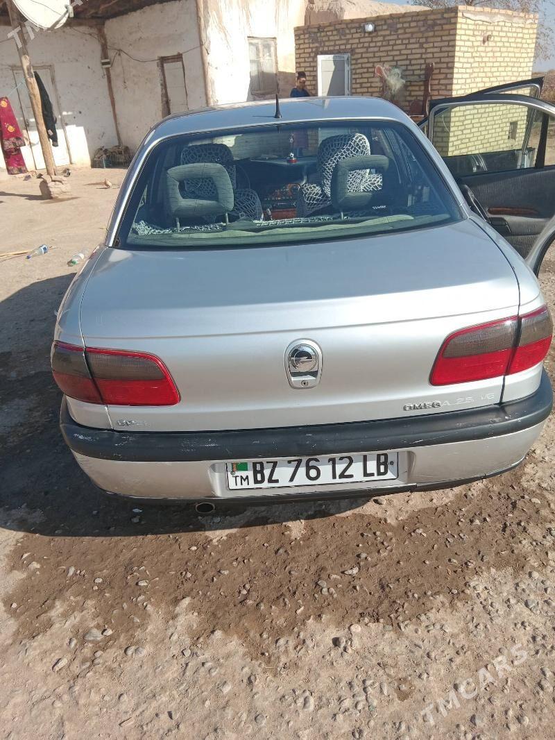 Opel Omega 1996 - 45 000 TMT - Дянев - img 3