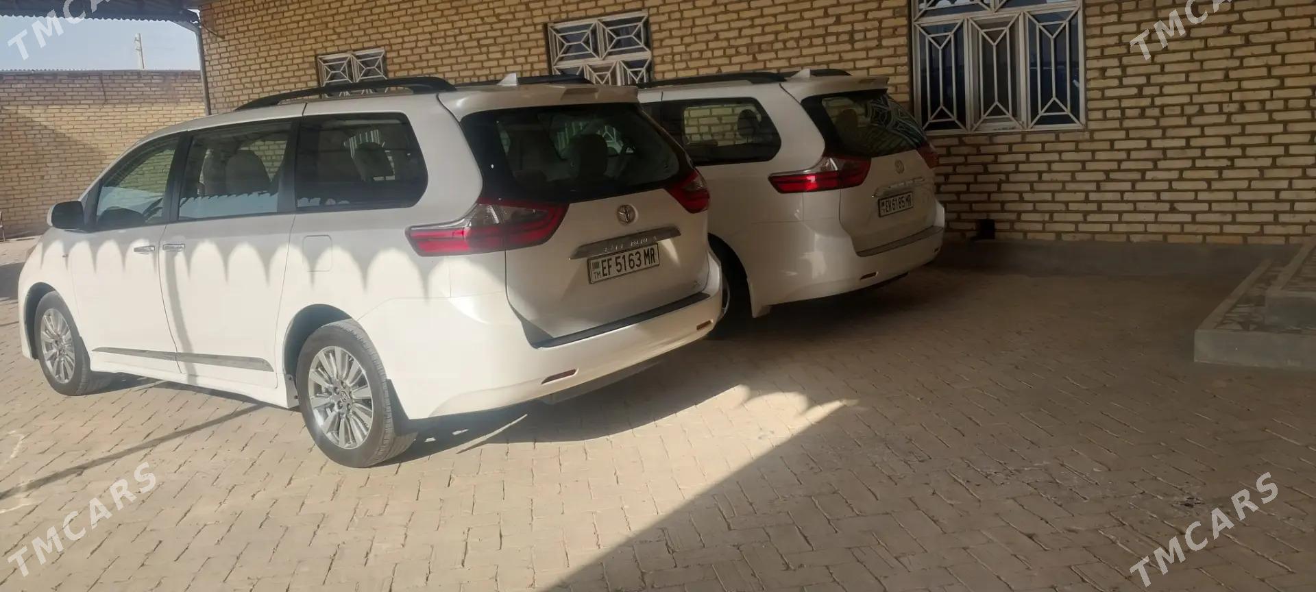 Toyota Sienna 2020 - 500 000 TMT - Байрамали - img 8