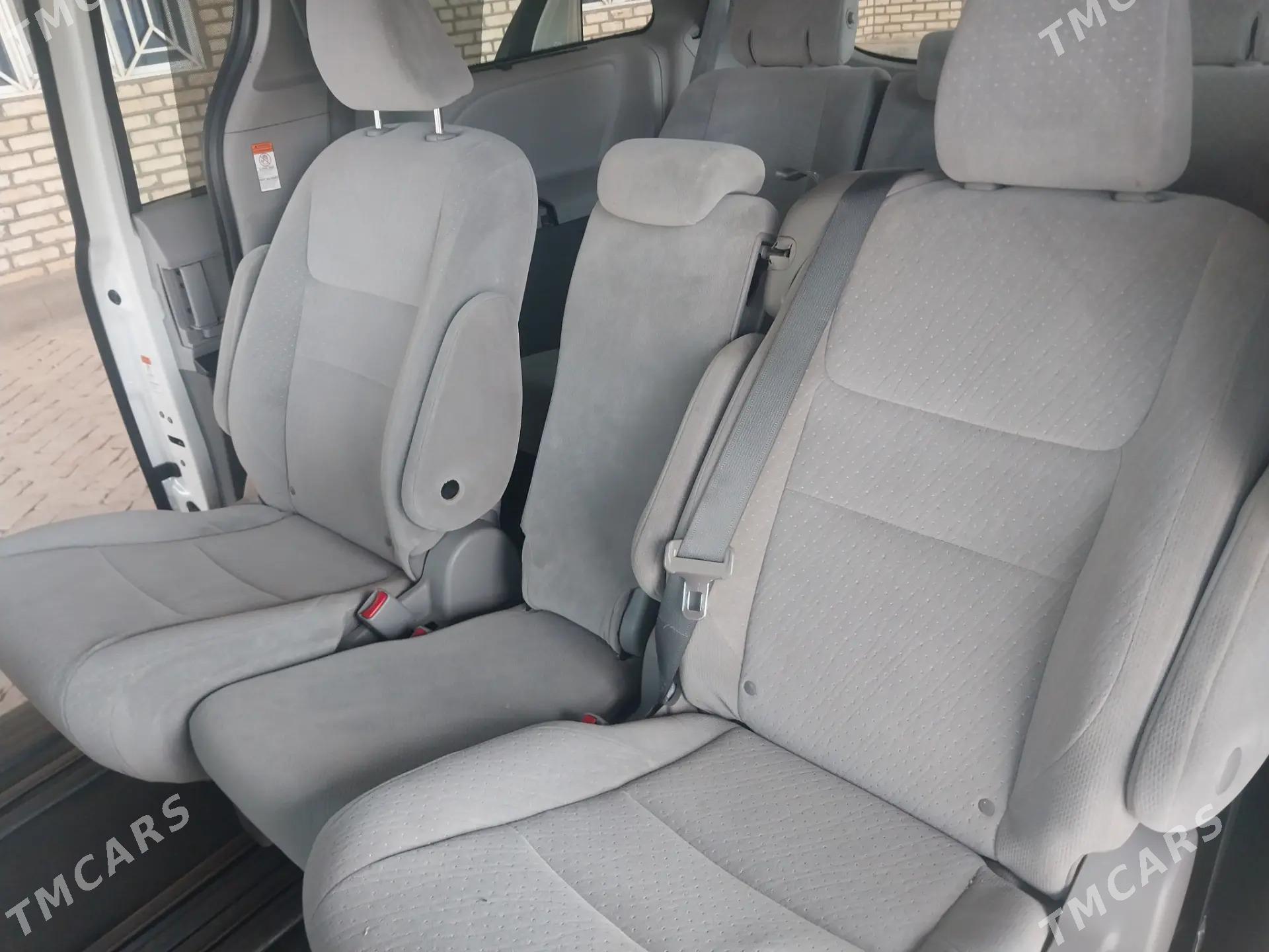 Toyota Sienna 2020 - 500 000 TMT - Байрамали - img 5