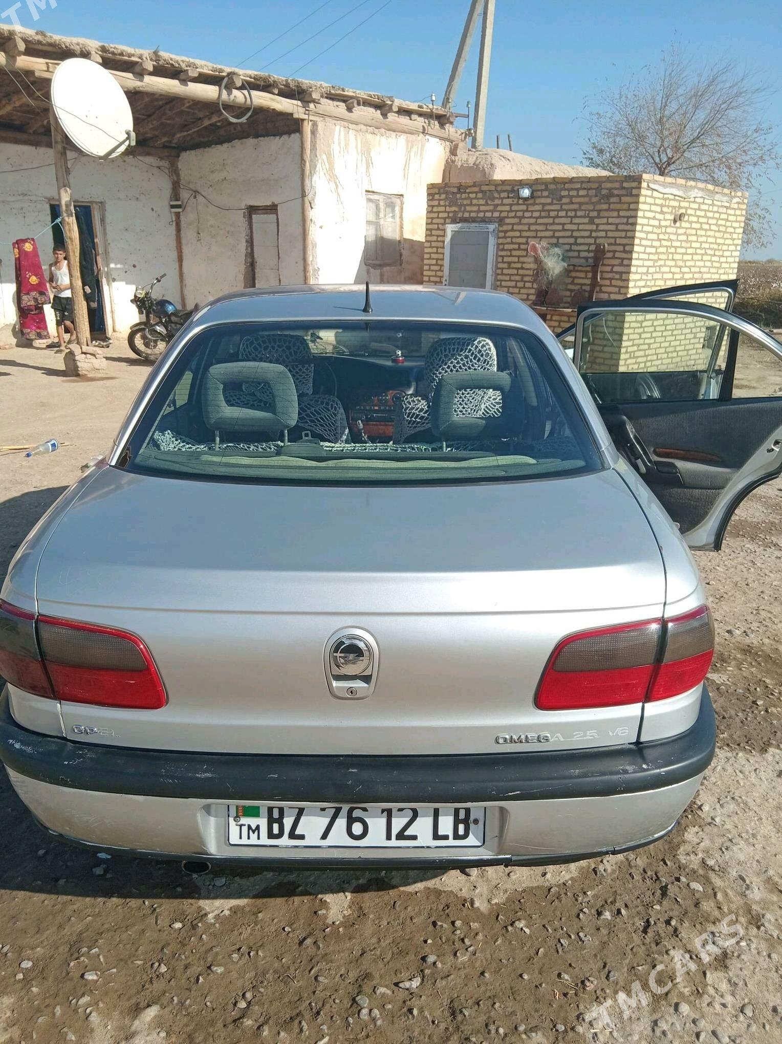 Opel Omega 1996 - 45 000 TMT - Дянев - img 4