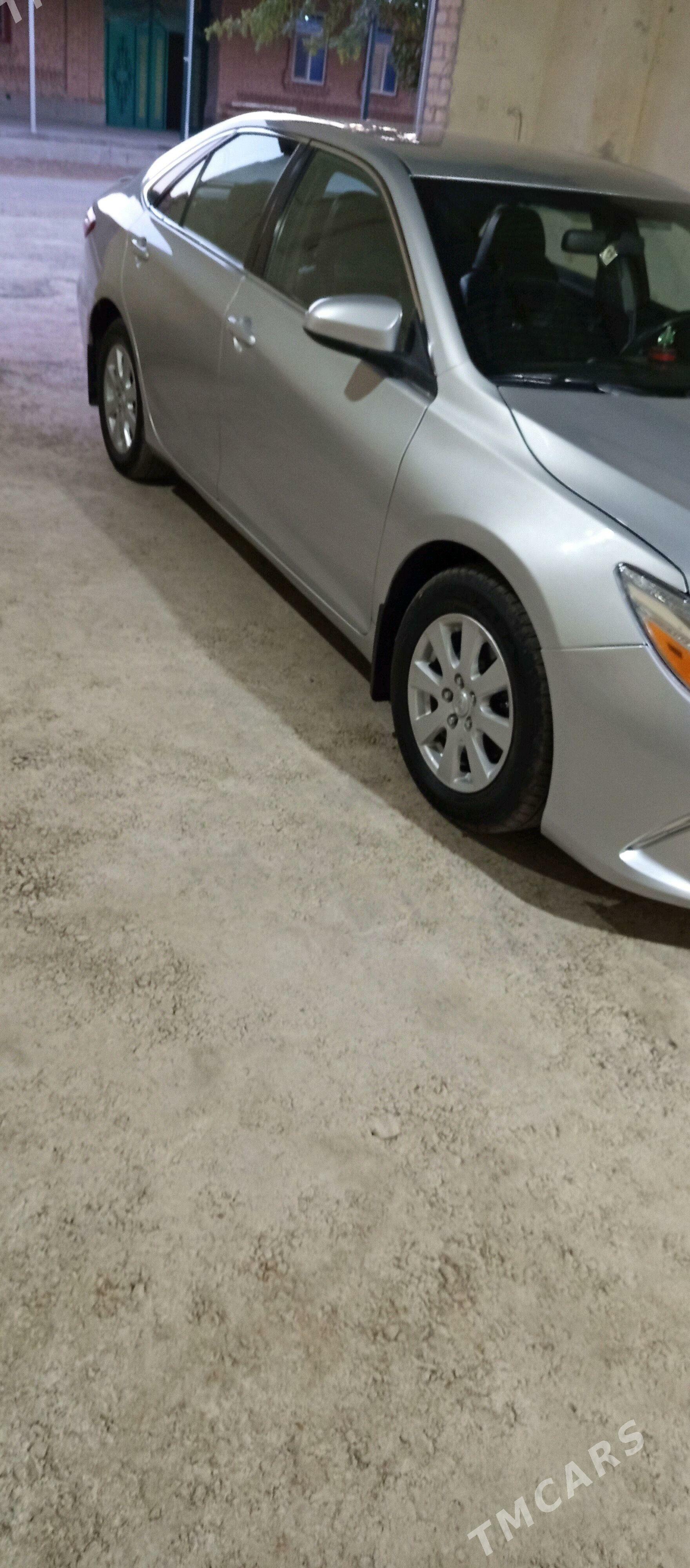 Toyota Camry 2017 - 260 000 TMT - Çärjew - img 4