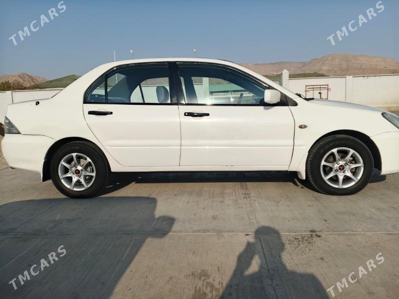 Mitsubishi Lancer 2004 - 95 000 TMT - Балканабат - img 3