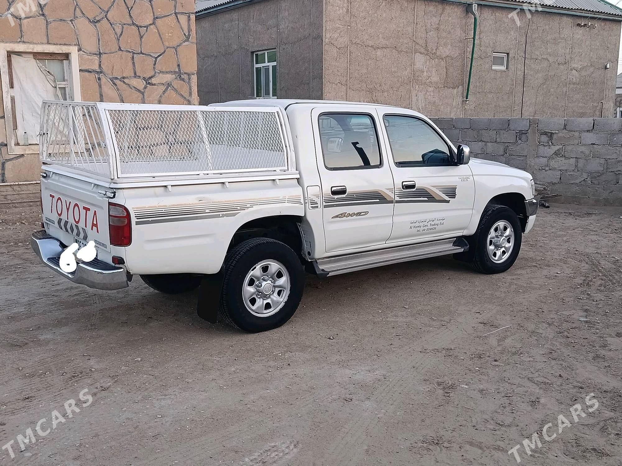 Toyota Hilux 2002 - 150 000 TMT - Эсенгулы - img 2