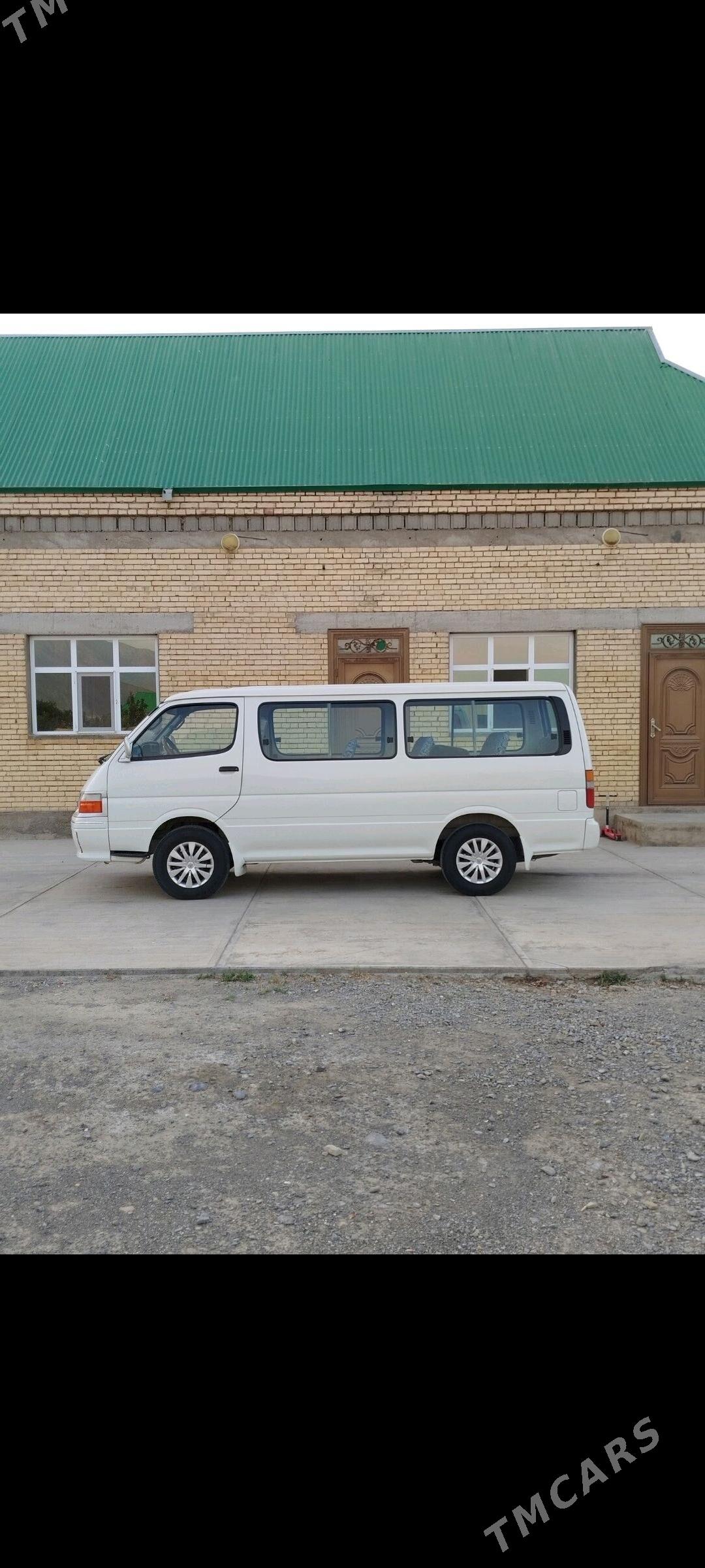 Toyota Hiace 2001 - 150 000 TMT - Бахарден - img 2