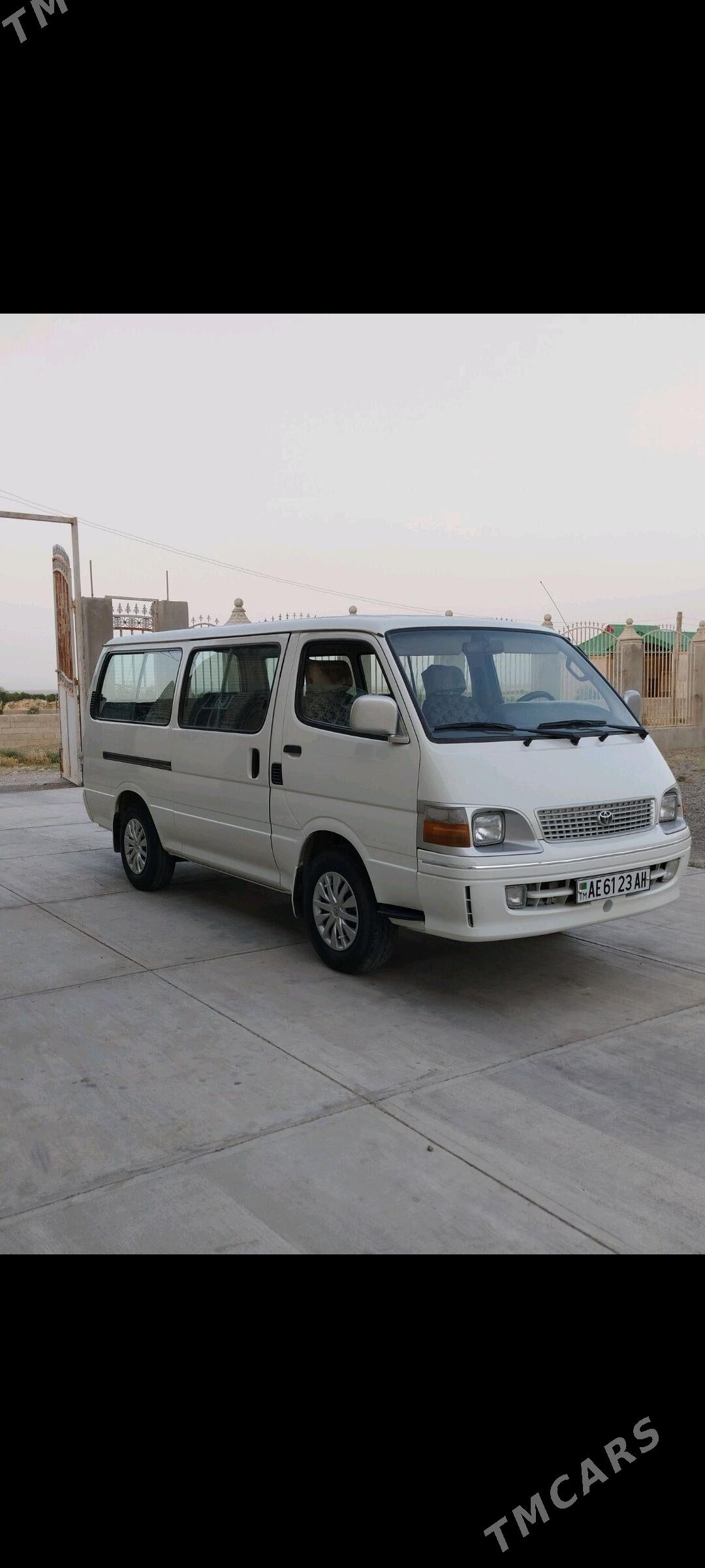 Toyota Hiace 2001 - 150 000 TMT - Бахарден - img 4