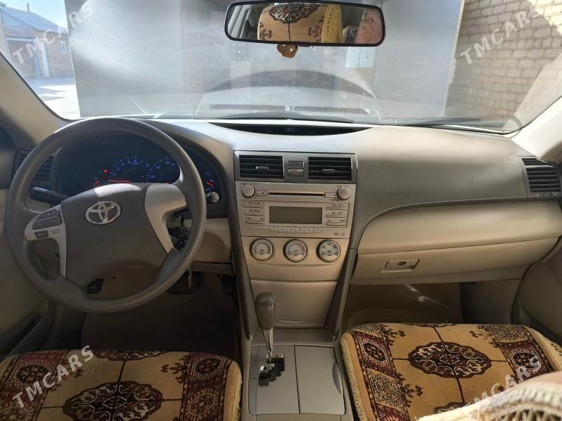 Toyota Camry 2011 - 200 000 TMT - Мары - img 6