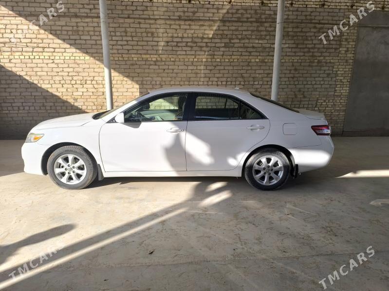 Toyota Camry 2011 - 200 000 TMT - Мары - img 2
