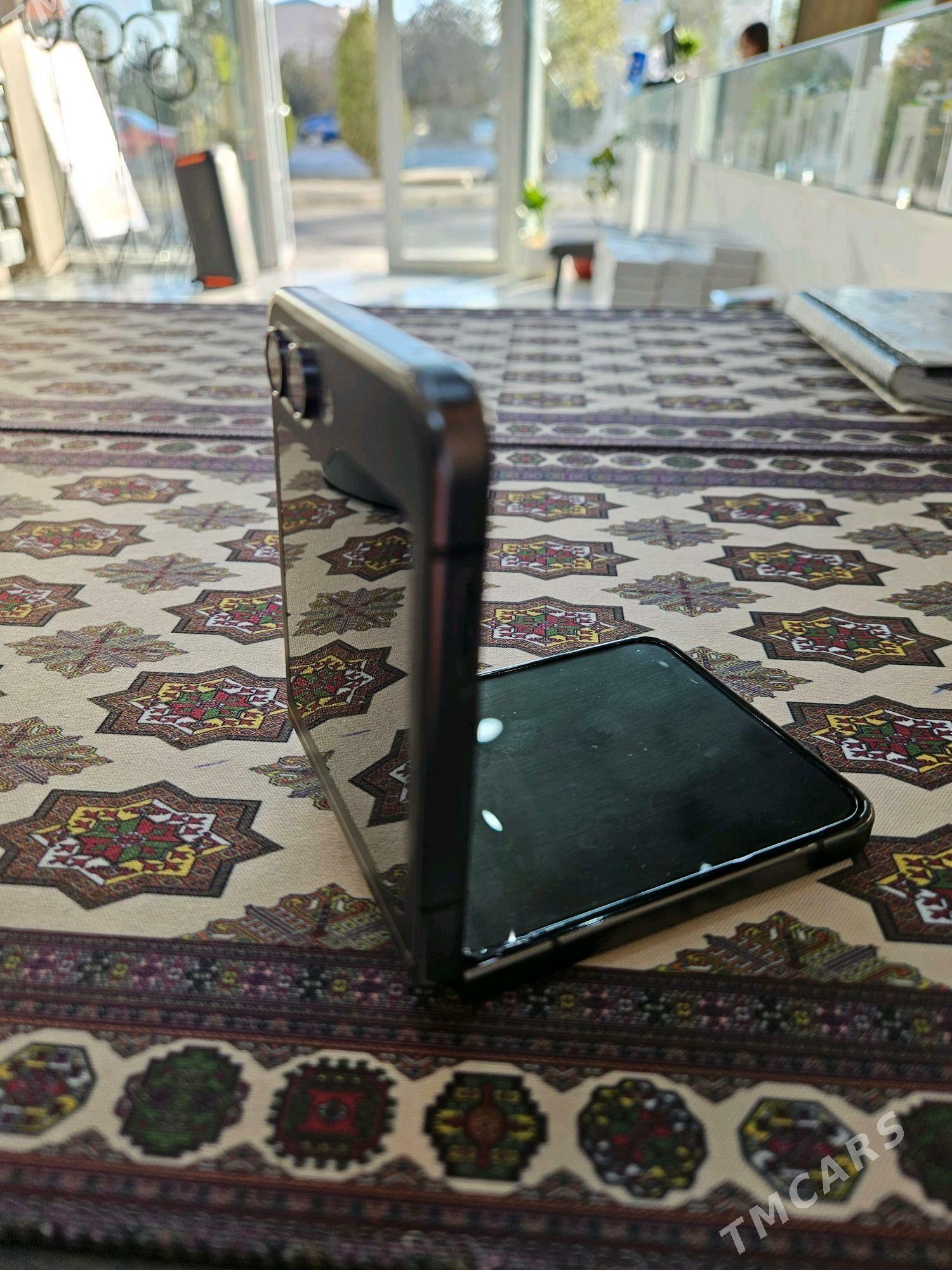 Samsung Z flip4  12/512 - Дашогуз - img 3