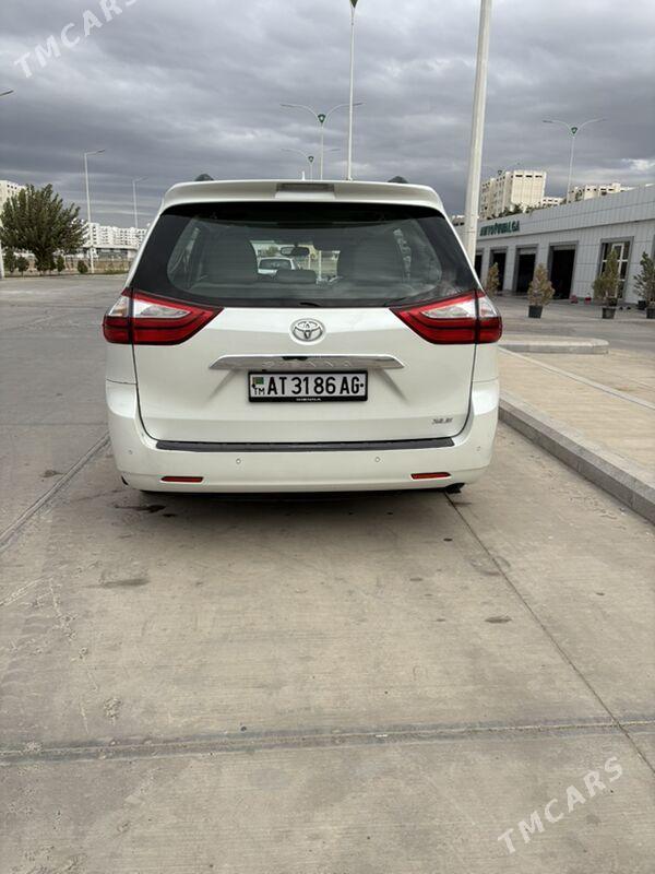 Toyota Sienna 2018 - 395 000 TMT - Aşgabat - img 5