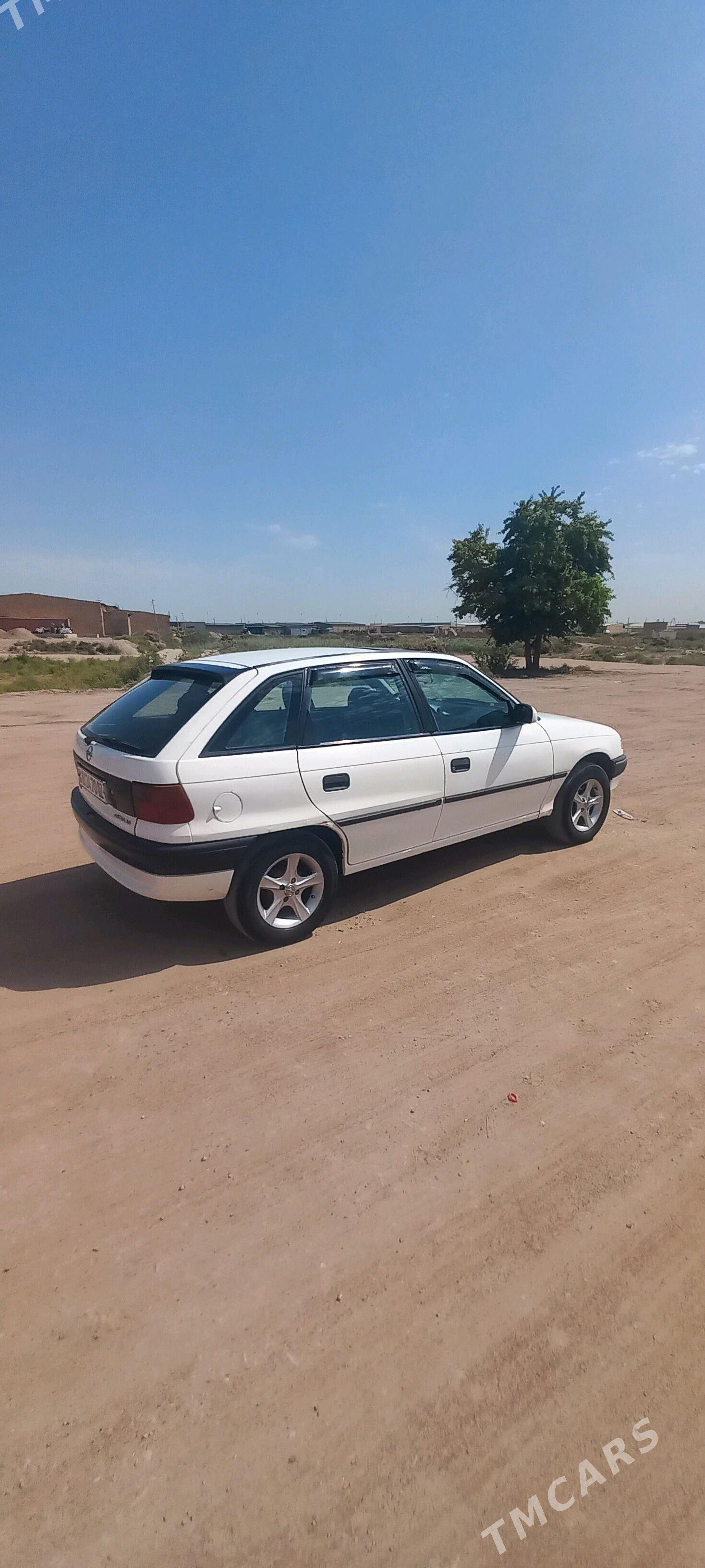 Opel Astra 1995 - 48 000 TMT - Губадаг - img 4