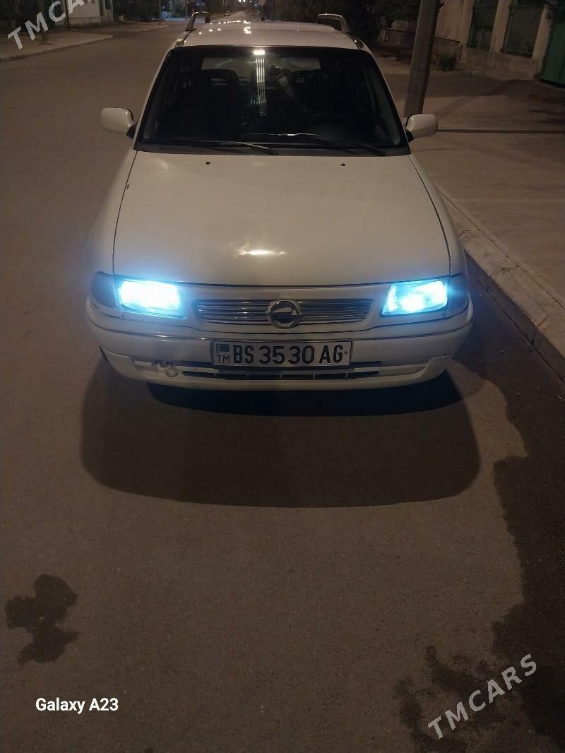 Opel Astra 1993 - 40 000 TMT - Бузмеин - img 4