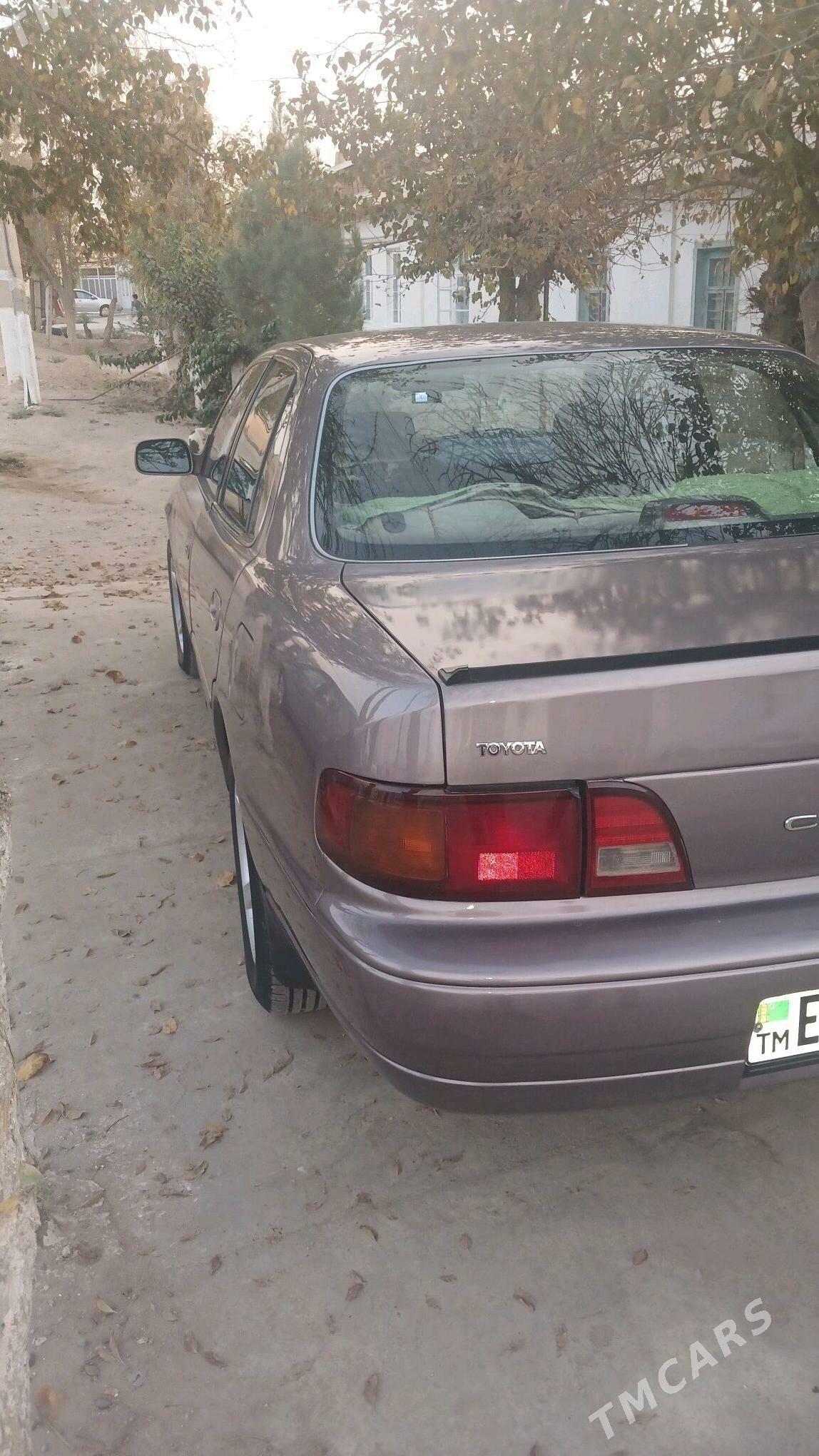 Toyota Camry 1996 - 107 000 TMT - Ýolöten - img 2