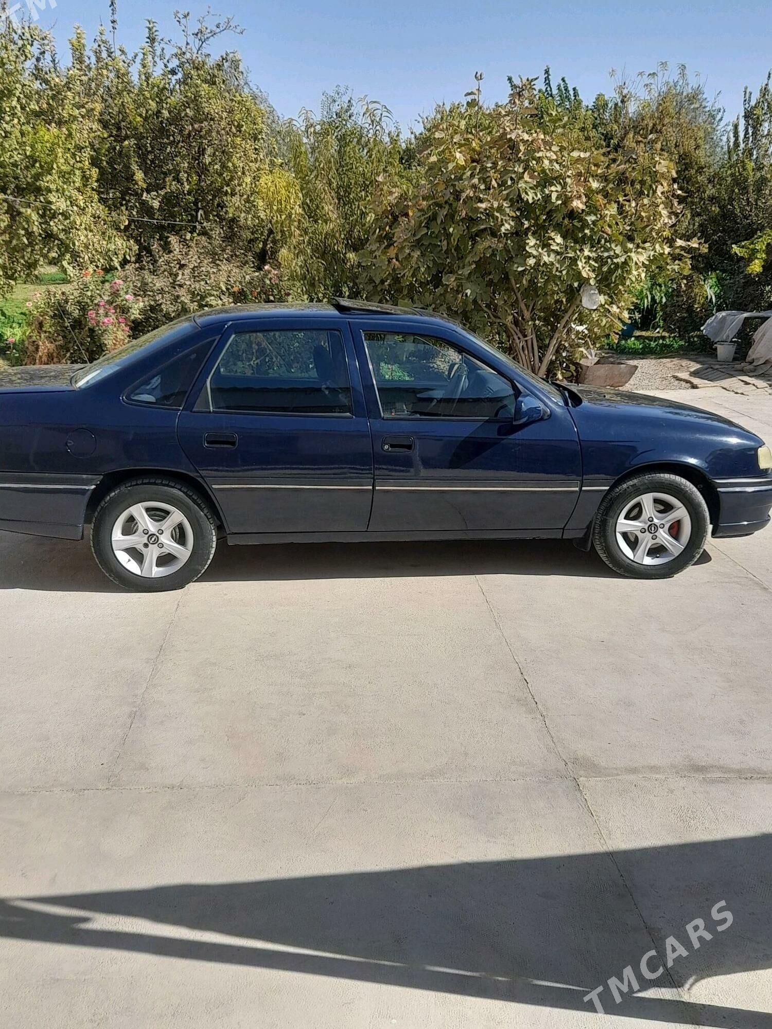 Opel Vectra 1993 - 40 000 TMT - Mary - img 4