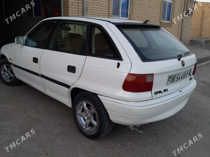 Opel Astra 1994 - 28 000 TMT - Чарджоу - img 4