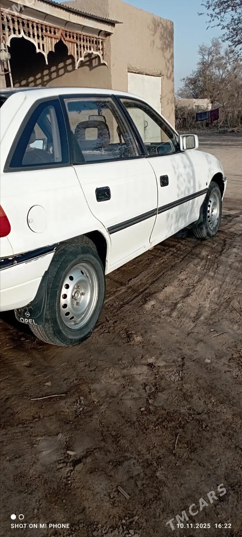 Opel Astra 1992 - 26 000 TMT - етр. Туркменбаши - img 6