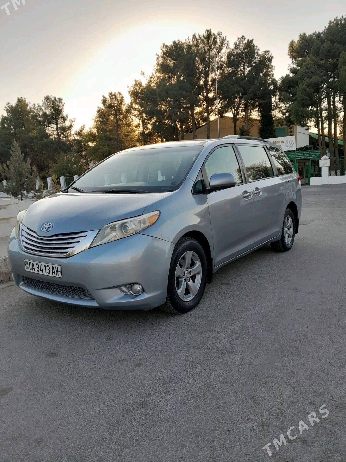 Toyota Sienna 2013 - 277 000 TMT - Aşgabat - img 2