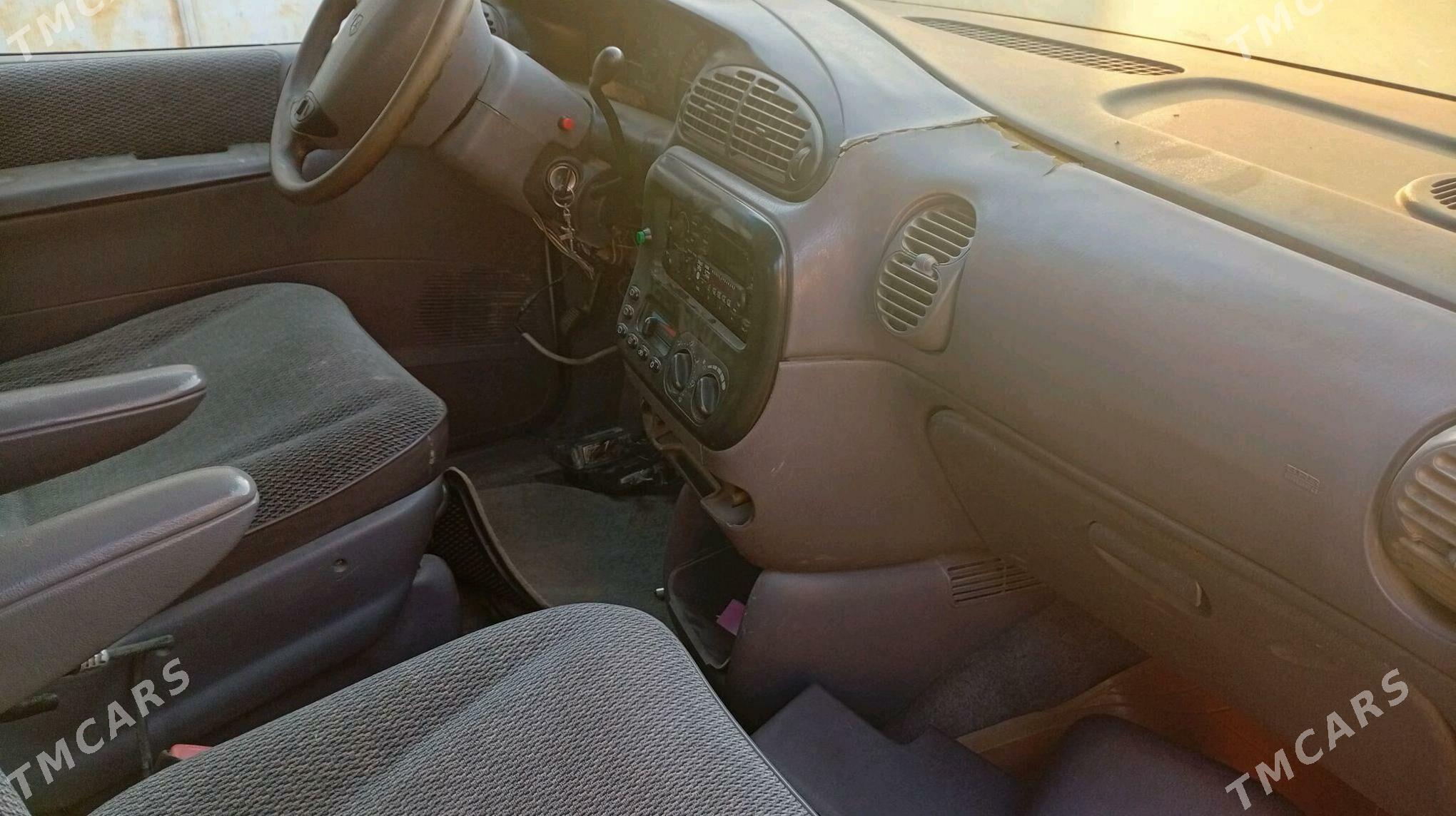 Toyota Sienna 1998 - 50 000 TMT - Sakarçäge - img 3