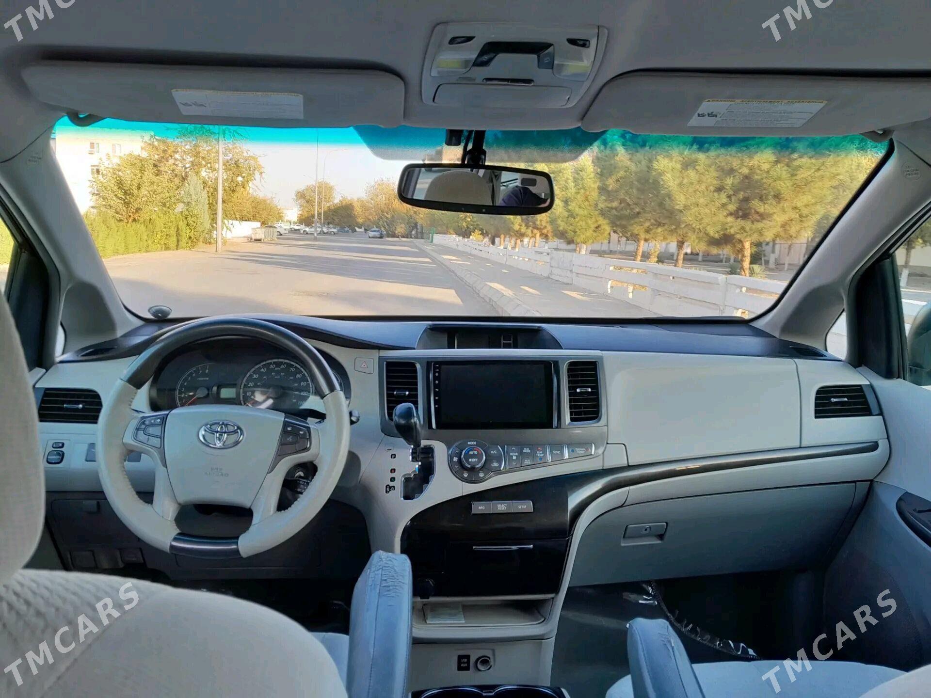 Toyota Sienna 2013 - 277 000 TMT - Aşgabat - img 5