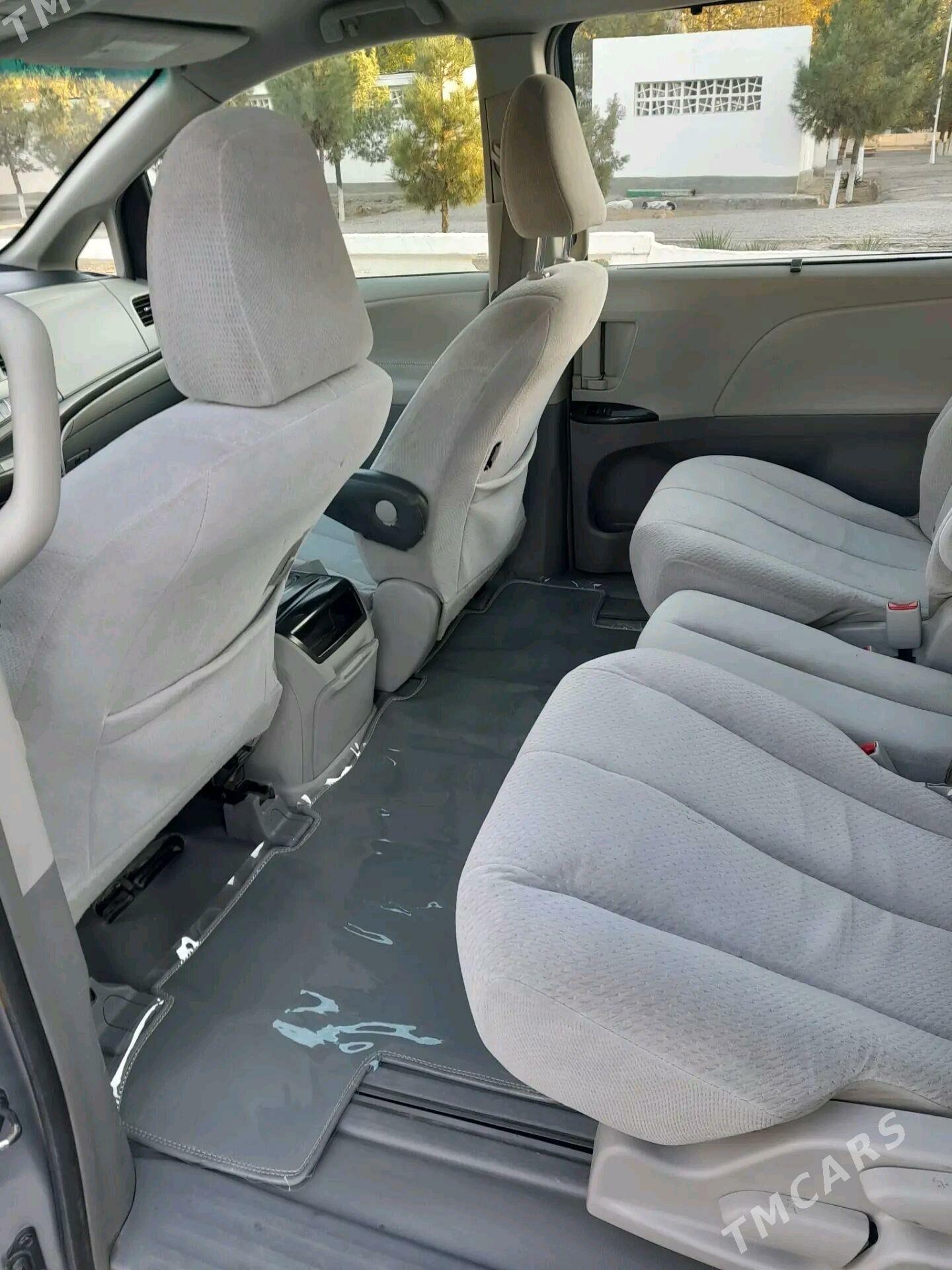 Toyota Sienna 2013 - 277 000 TMT - Aşgabat - img 7