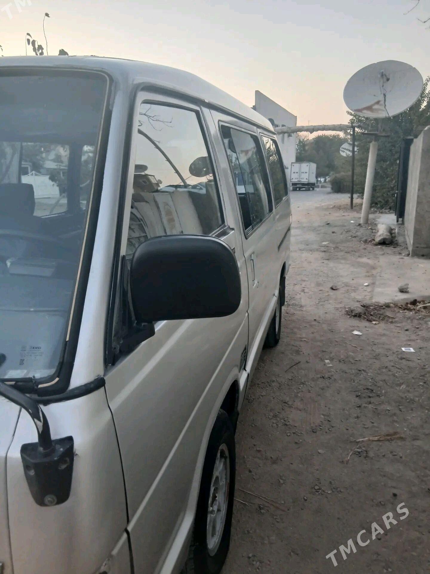 Toyota Hiace 1989 - 50 000 TMT - Мары - img 3