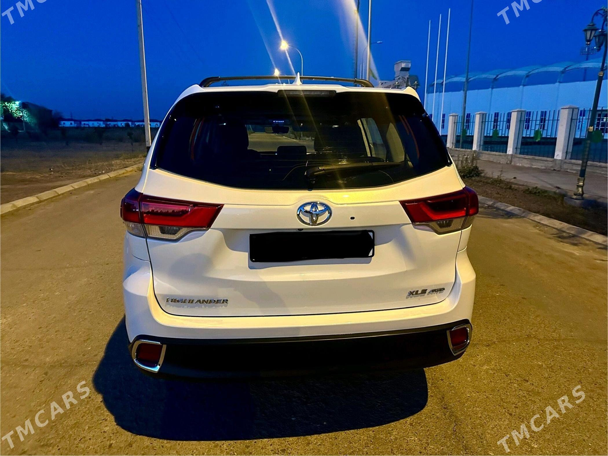 Toyota Highlander 2018 - 450 000 TMT - Дашогуз - img 2