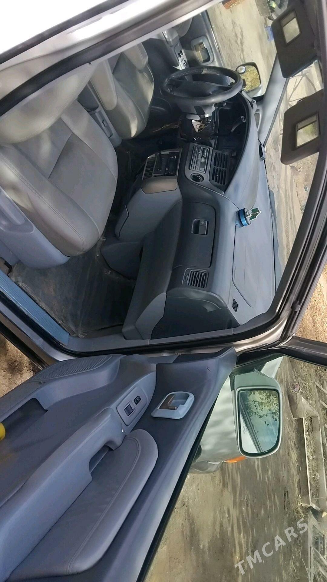 Toyota Sienna 2001 - 220 000 TMT - Daşoguz - img 7