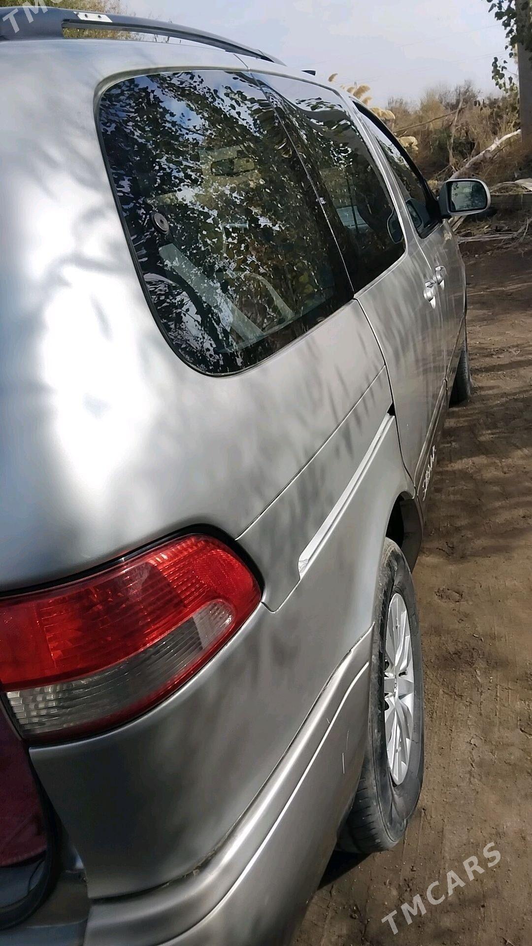 Toyota Sienna 2001 - 220 000 TMT - Daşoguz - img 4