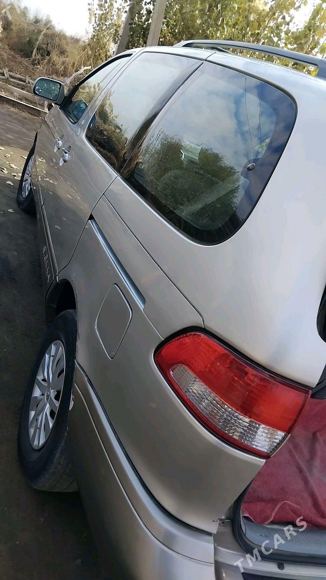 Toyota Sienna 2001 - 220 000 TMT - Daşoguz - img 3