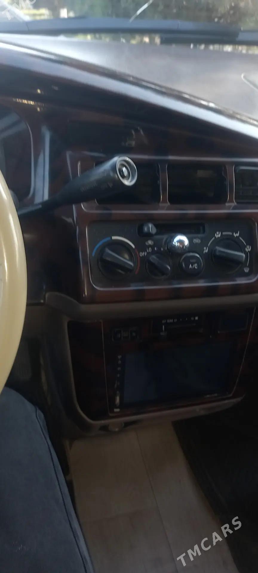 Toyota Sienna 1998 - 135 000 TMT - Türkmenabat - img 5