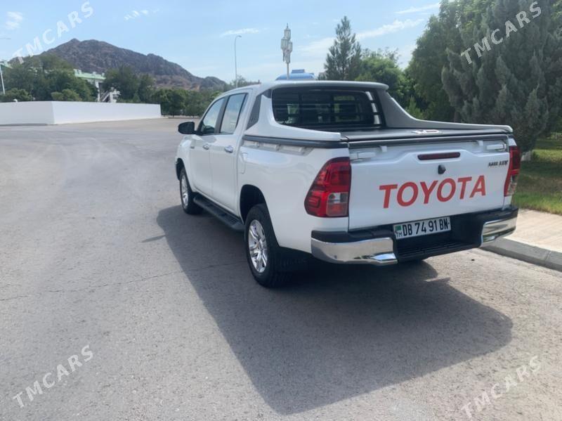 Toyota Hilux 2017 - 455 000 TMT - Türkmenbaşy - img 5