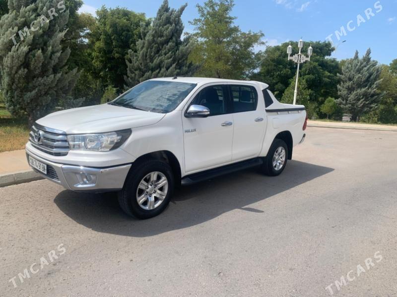 Toyota Hilux 2017 - 455 000 TMT - Türkmenbaşy - img 2