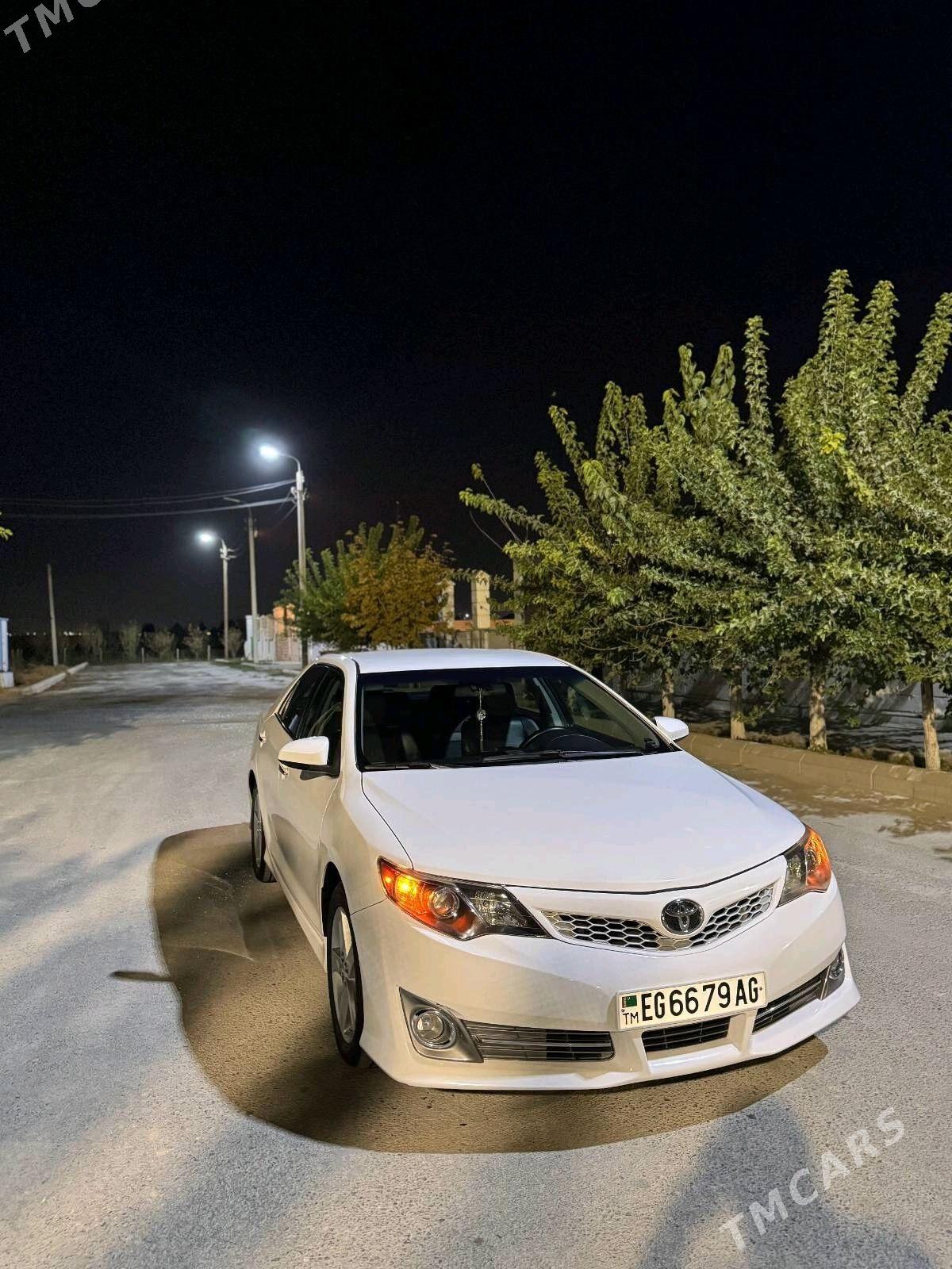 Toyota Camry 2013 - 220 000 TMT - Херрикгала - img 1