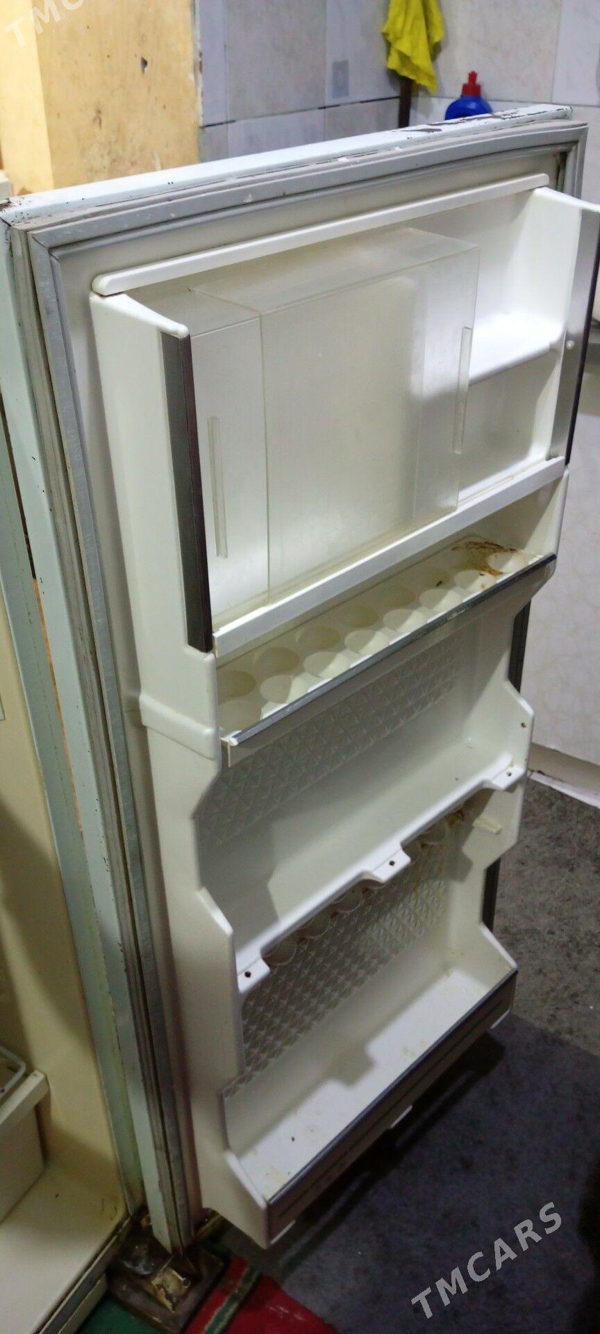 Продам холодильник - 11 мкр - img 4