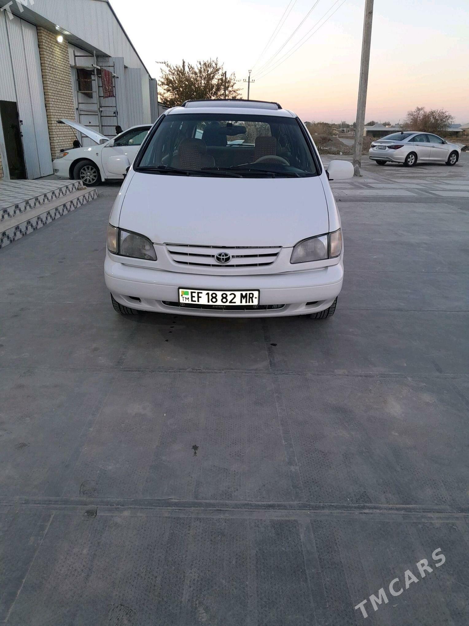 Toyota Sienna 2000 - 190 000 TMT - Векильбазар - img 1