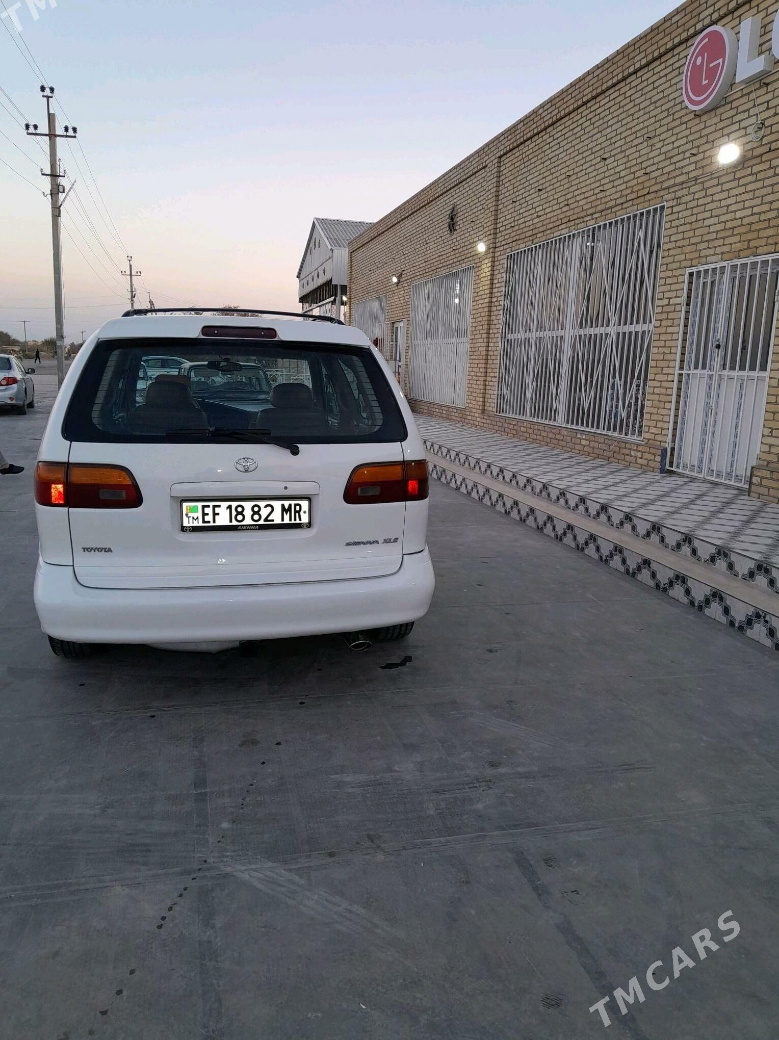 Toyota Sienna 2000 - 190 000 TMT - Векильбазар - img 3