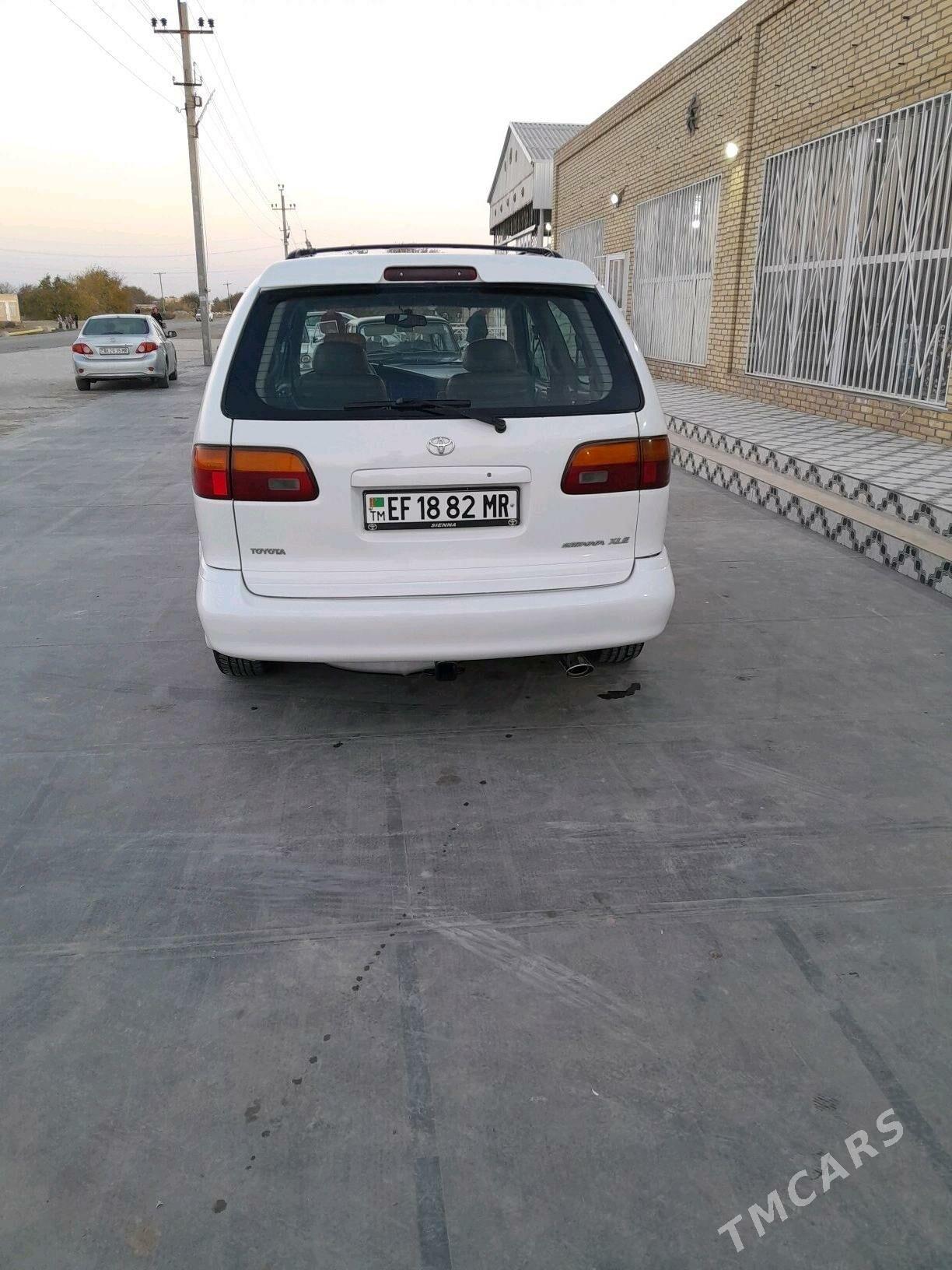 Toyota Sienna 2000 - 190 000 TMT - Векильбазар - img 4