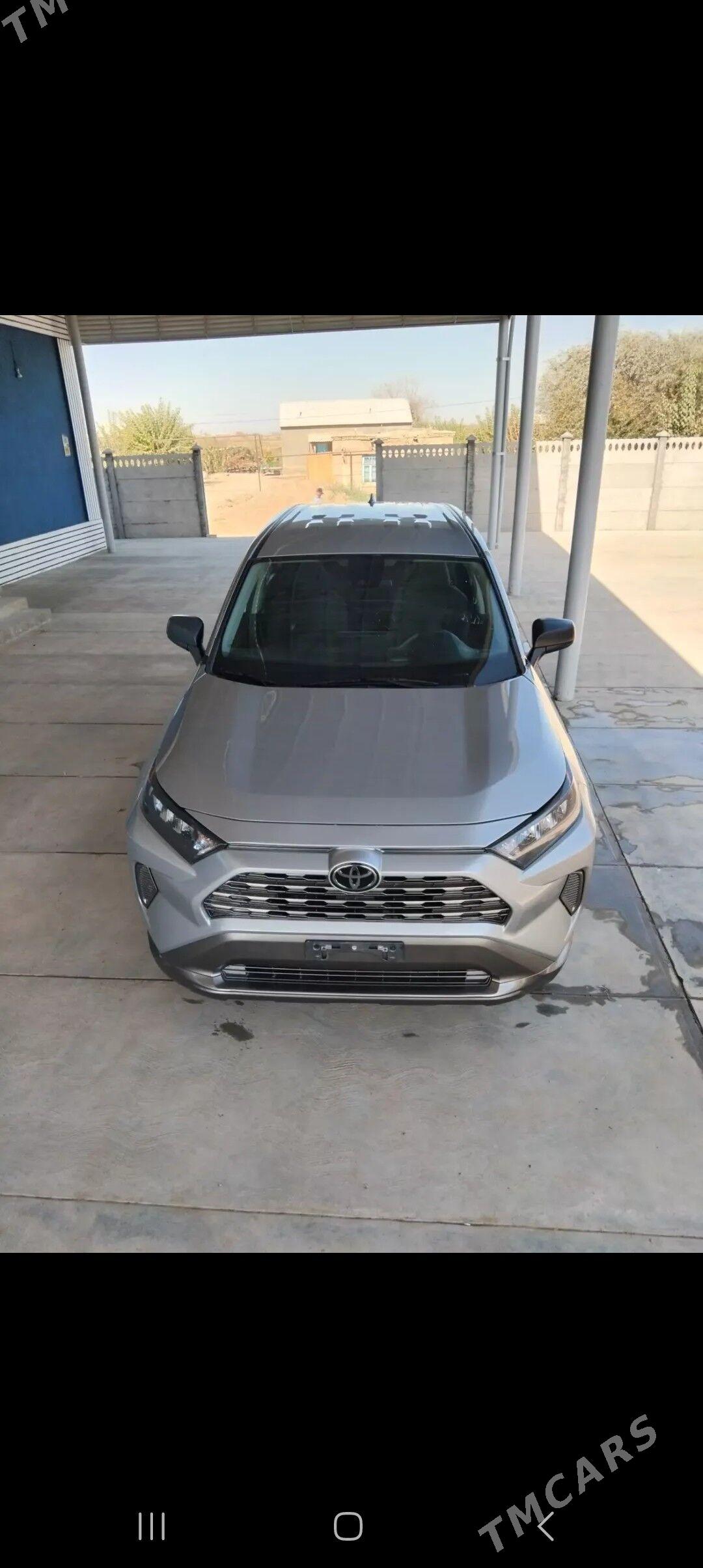 Toyota RAV4 2022 - 380 000 TMT - Ёлётен - img 2