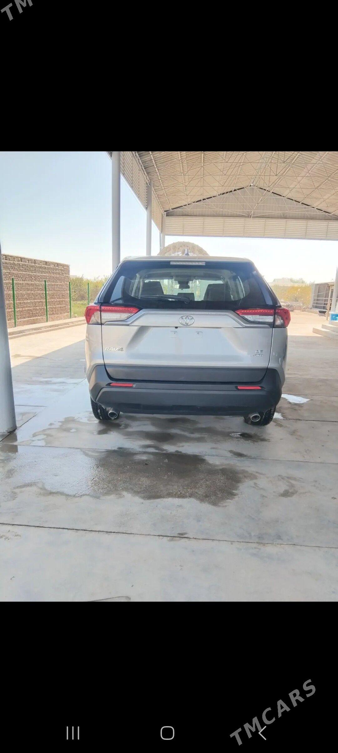 Toyota RAV4 2022 - 380 000 TMT - Ёлётен - img 4