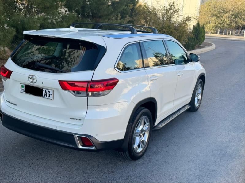 Toyota Highlander 2018 - 495 000 TMT - Ашхабад - img 2