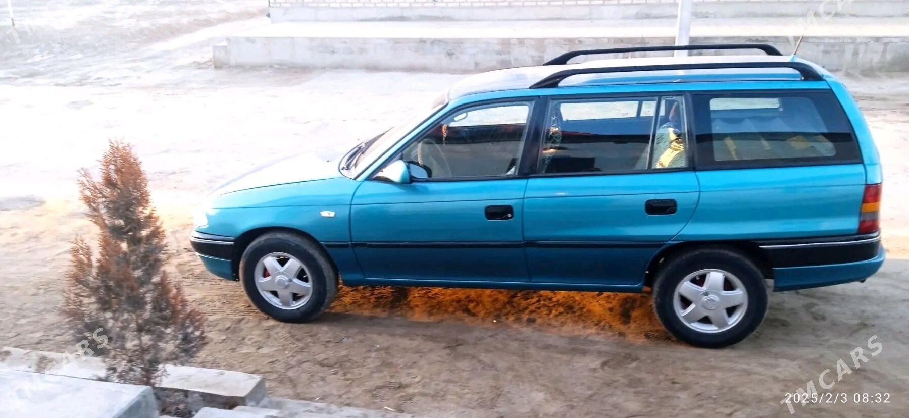 Opel Astra 1995 - 45 000 TMT - Şabat etr. - img 3