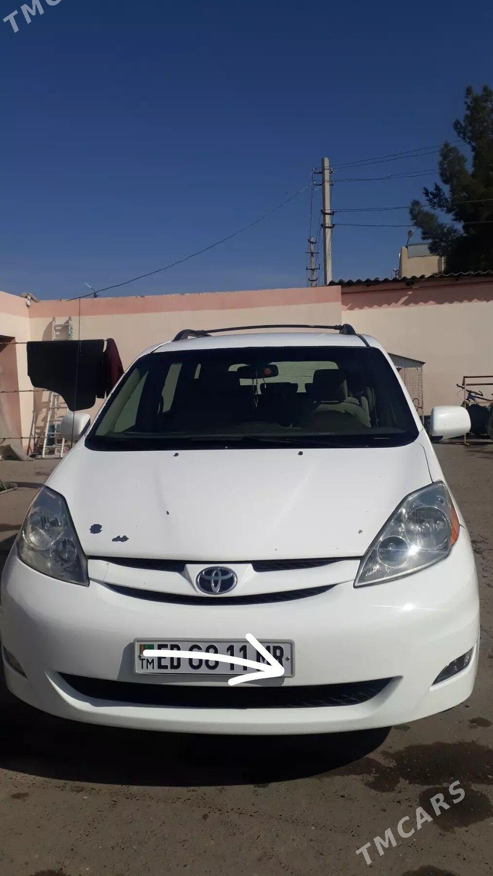 Toyota Sienna 2009 - 220 000 TMT - Мары - img 3